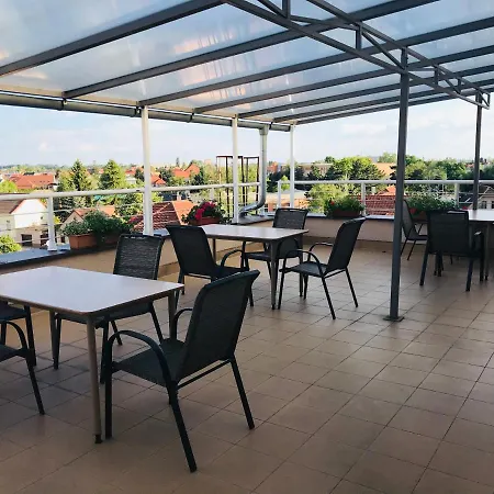 Hotel Nostalgia Senec